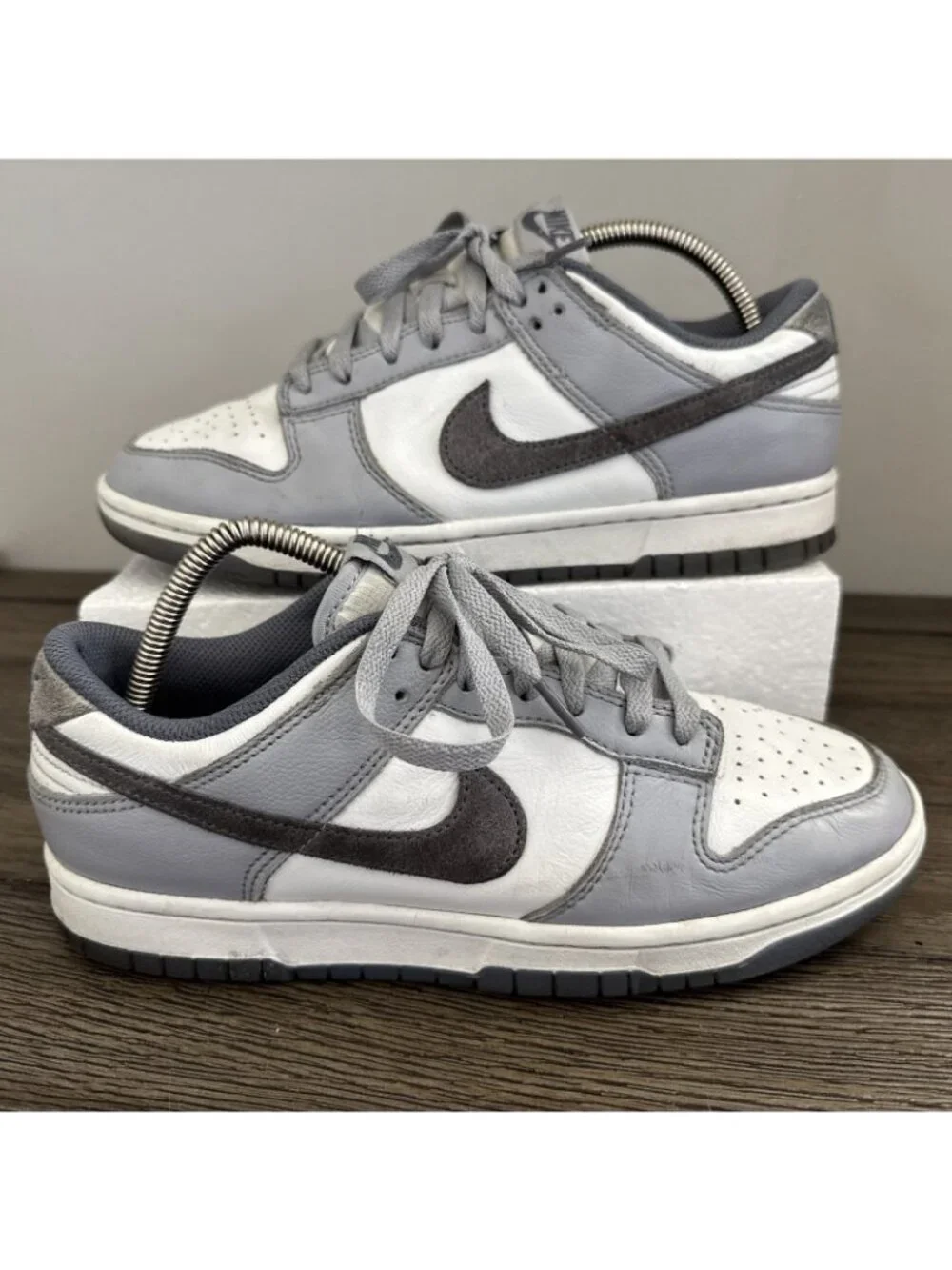 Nike Dunk Low Retro Gray & White Leather Sneakers Mens Size 8 Retro Athletic